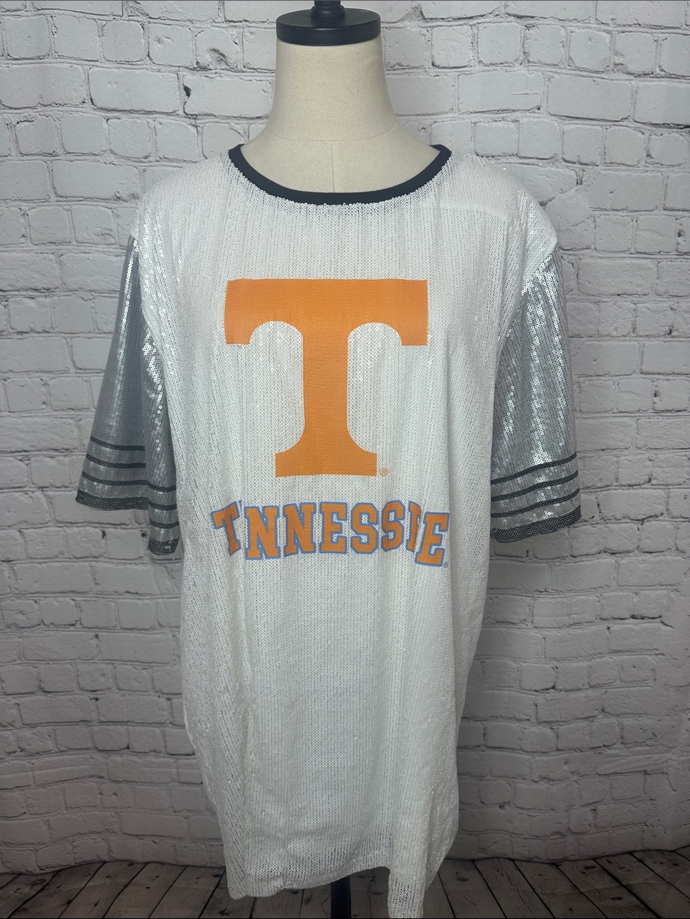 Gameday Couture Women’s Tennessee Volunteers Sequin Crewneck Dress - Picture 2 of 7